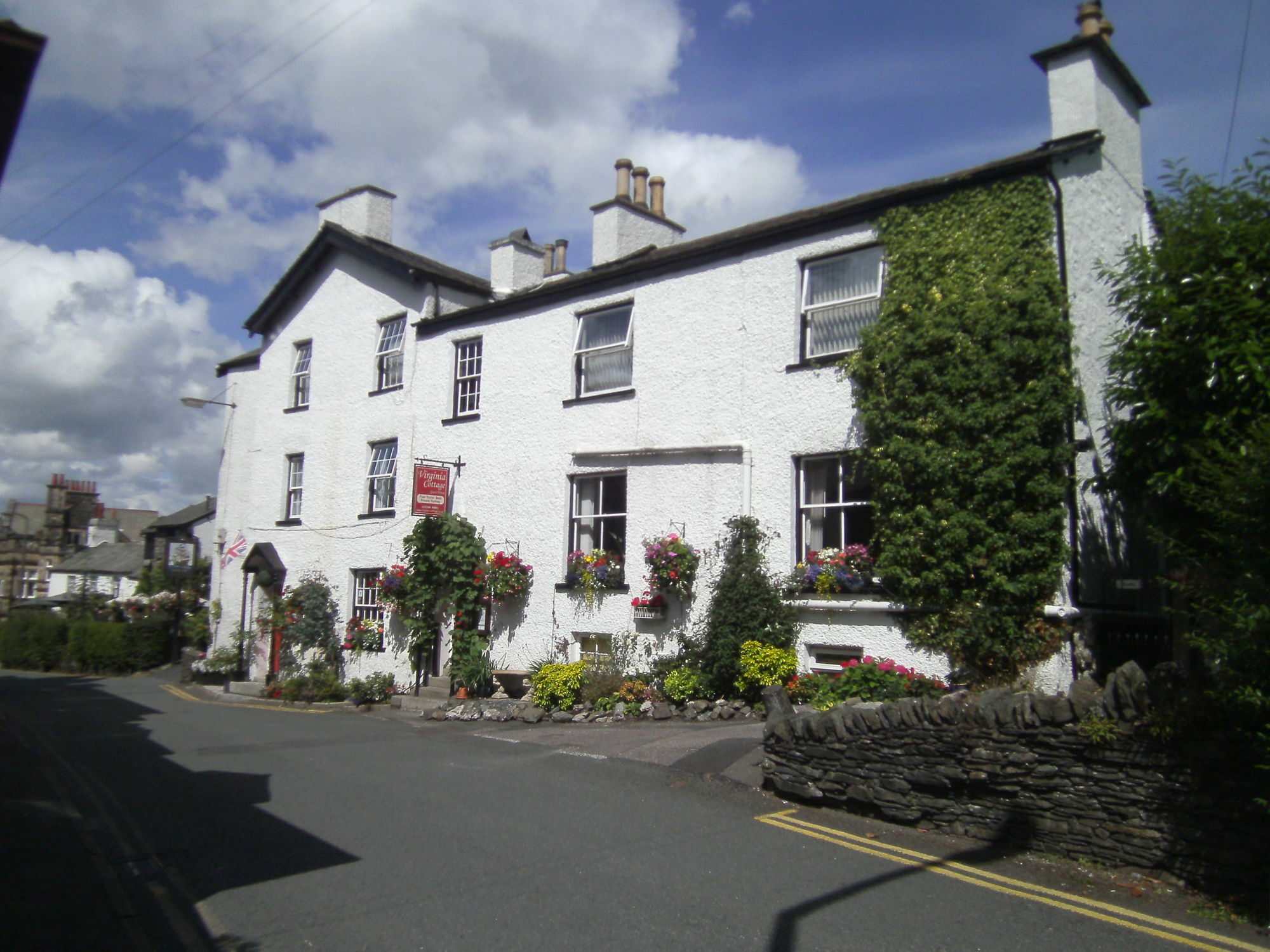 Virginia Cottage Guest House Bowness-on-Windermere Bagian luar foto